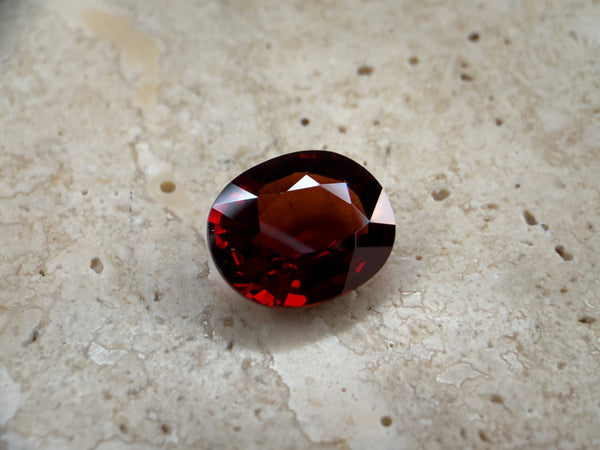 Natural Namibian Spessartine | 2.90 Carat VVS Premium Oval-Cut Gemstone